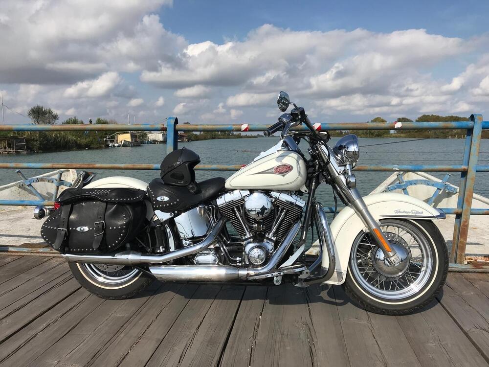 Harley-Davidson 1450 Heritage Classic (1999 - 02) - FLSTC (2)