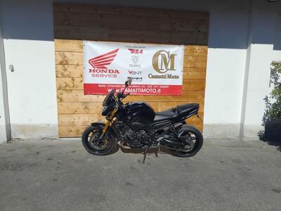 Yamaha FZ8 (2010 - 12) usata