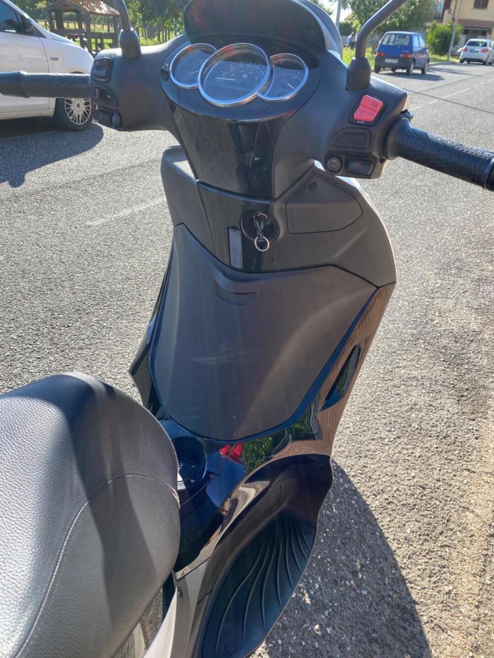 Piaggio Beverly 125 S i.e. (2010 - 17) (8)