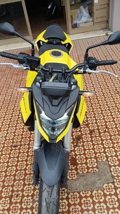 Honda CB 750 Hornet (2023 - 24) usata
