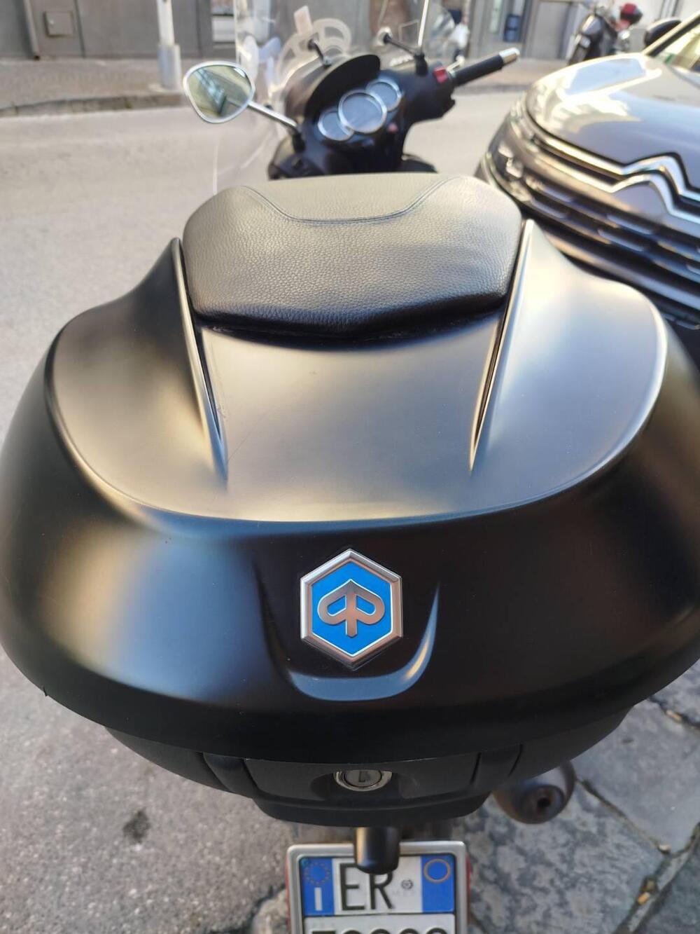 Piaggio Beverly 300 i.e. Police ABS-ASR (2017 - 20) (3)