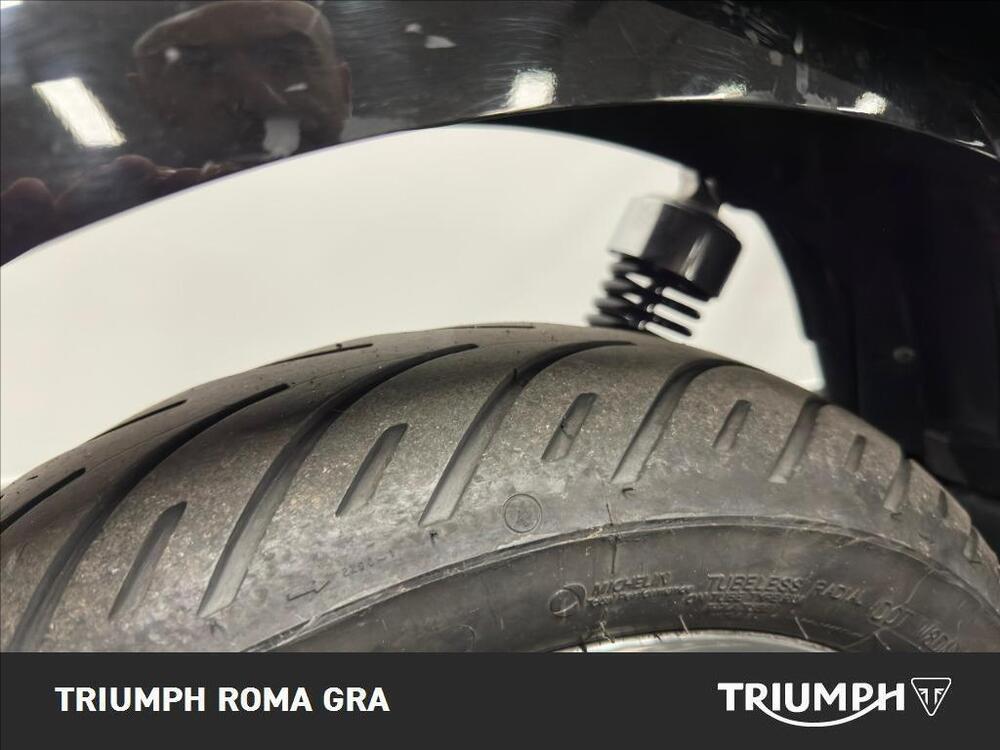 Triumph Bonneville T120 Stealth Edition (2024) (4)