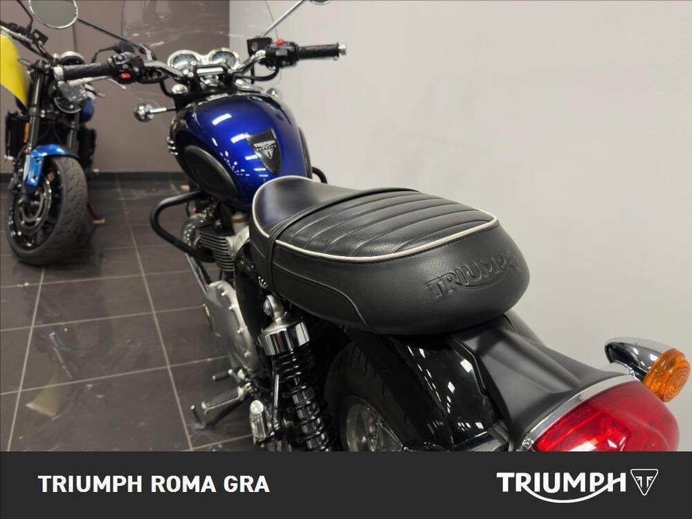 Triumph Bonneville T120 Stealth Edition (2024) (8)