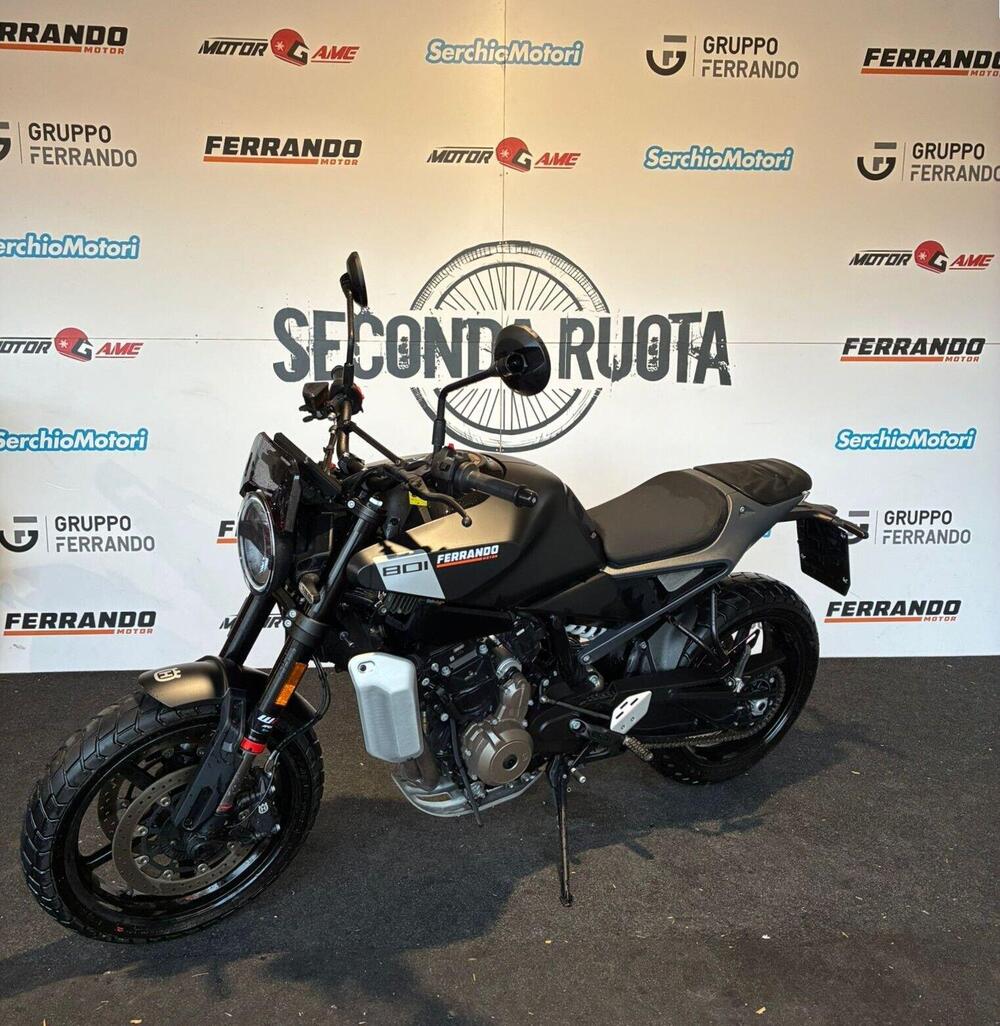 Husqvarna Svartpilen 801 (2024 - 26) (3)