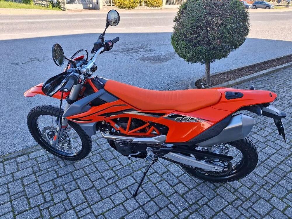 KTM 690 Enduro R (2022 - 25) (4)