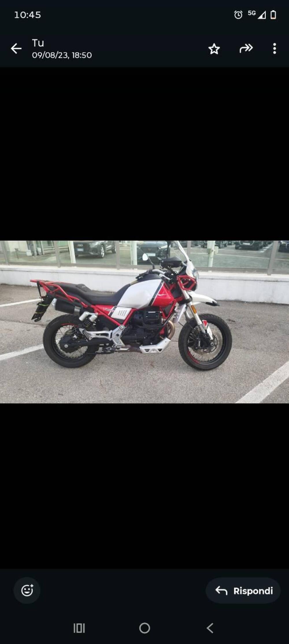 Moto Guzzi V85 TT Evocative Graphics (2019 - 20) (2)