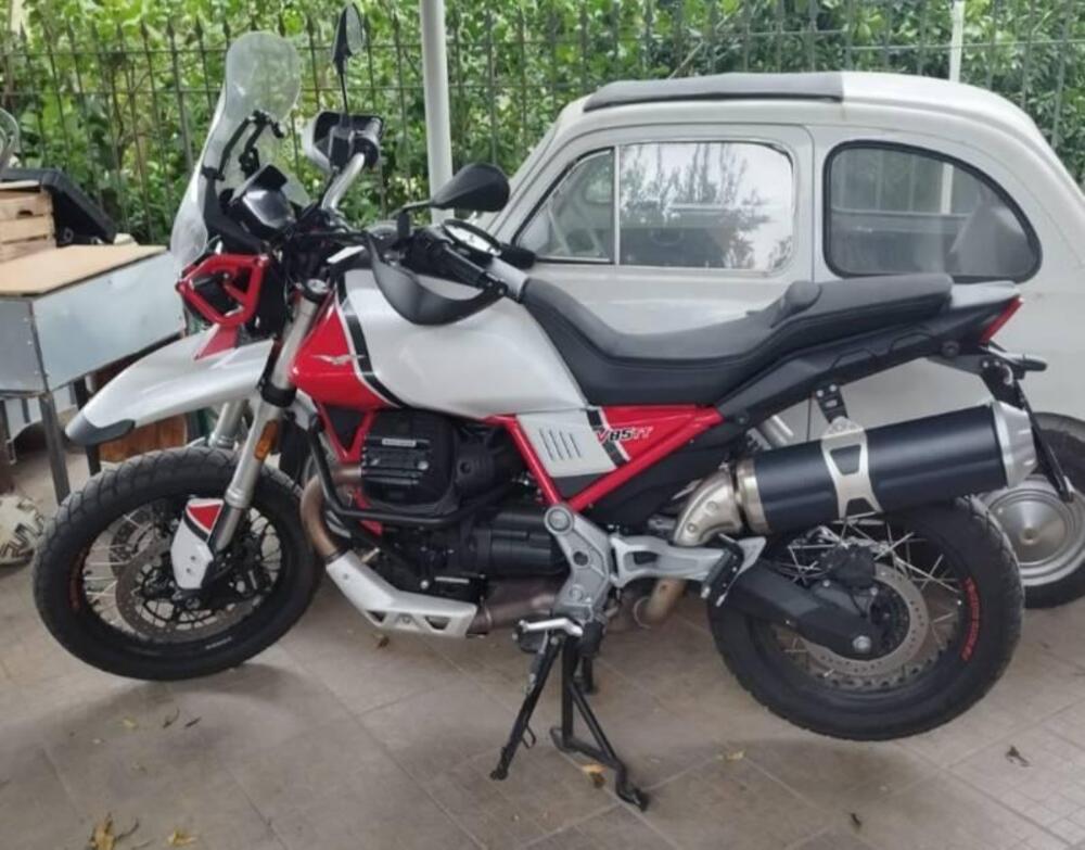 Moto Guzzi V85 TT Evocative Graphics (2019 - 20) (3)