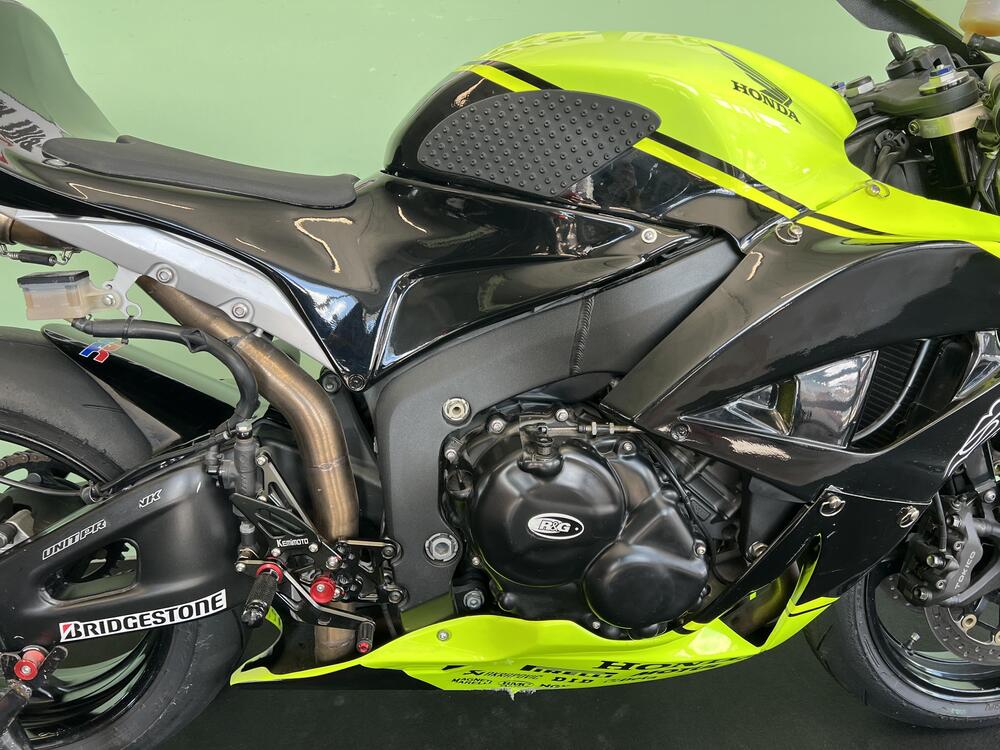 Honda CBR 600 RR (2007 - 08) (9)