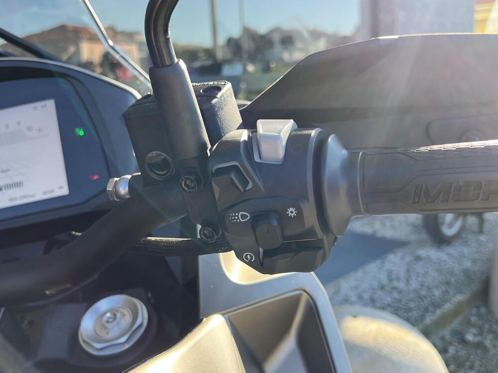 Moto Morini X-Cape 650 (2021 - 26) (9)