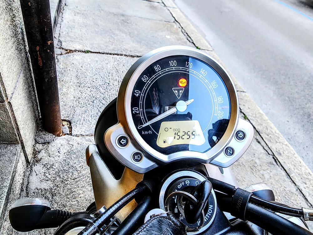 Triumph Street Twin 900 (2017 - 18) (6)