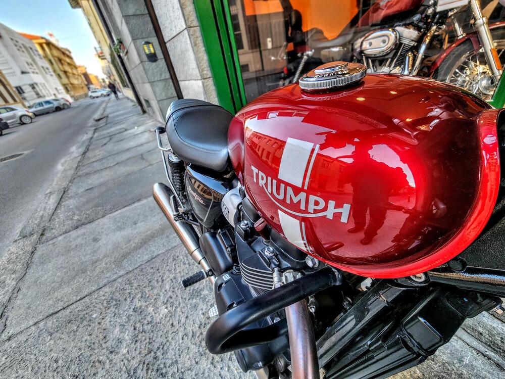 Triumph Street Twin 900 (2017 - 18) (11)