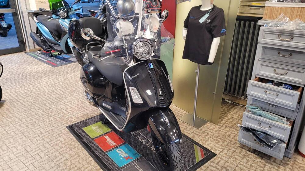 Vespa GTS 300 Supertech Hpe (2021 - 22) (2)