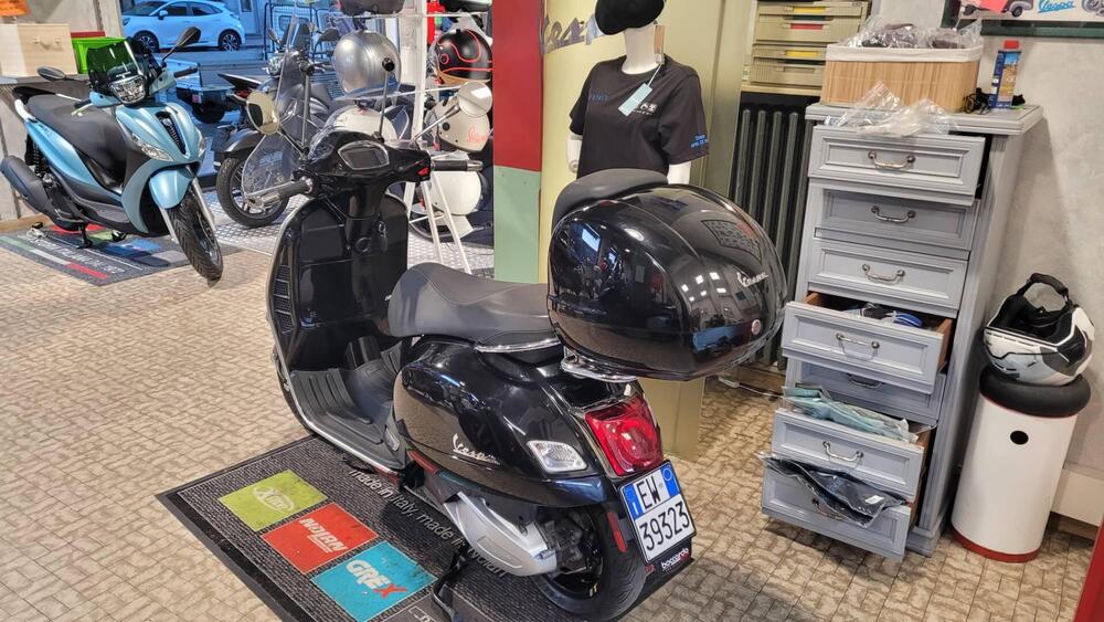 Vespa GTS 300 Supertech Hpe (2021 - 22) (4)
