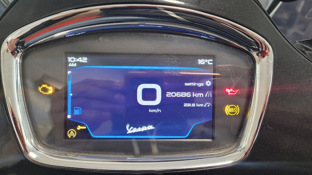 Vespa GTS 300 Supertech Hpe (2021 - 22) (6)