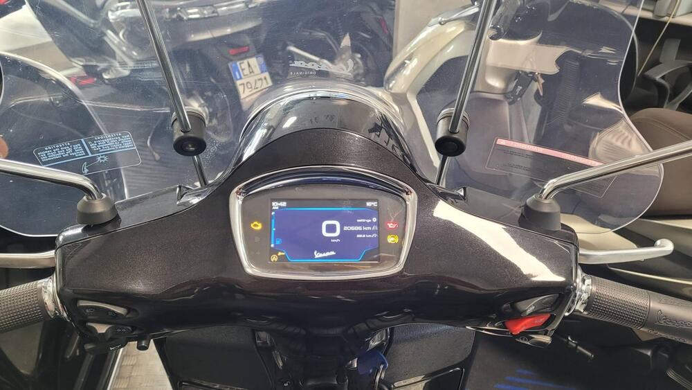 Vespa GTS 300 Supertech Hpe (2021 - 22) (7)