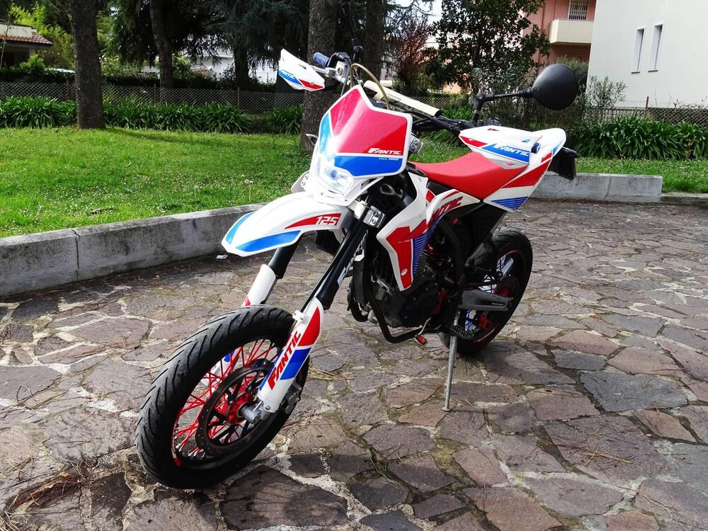 Fantic Motor Motard 125 Performance 4t (2020) (2)