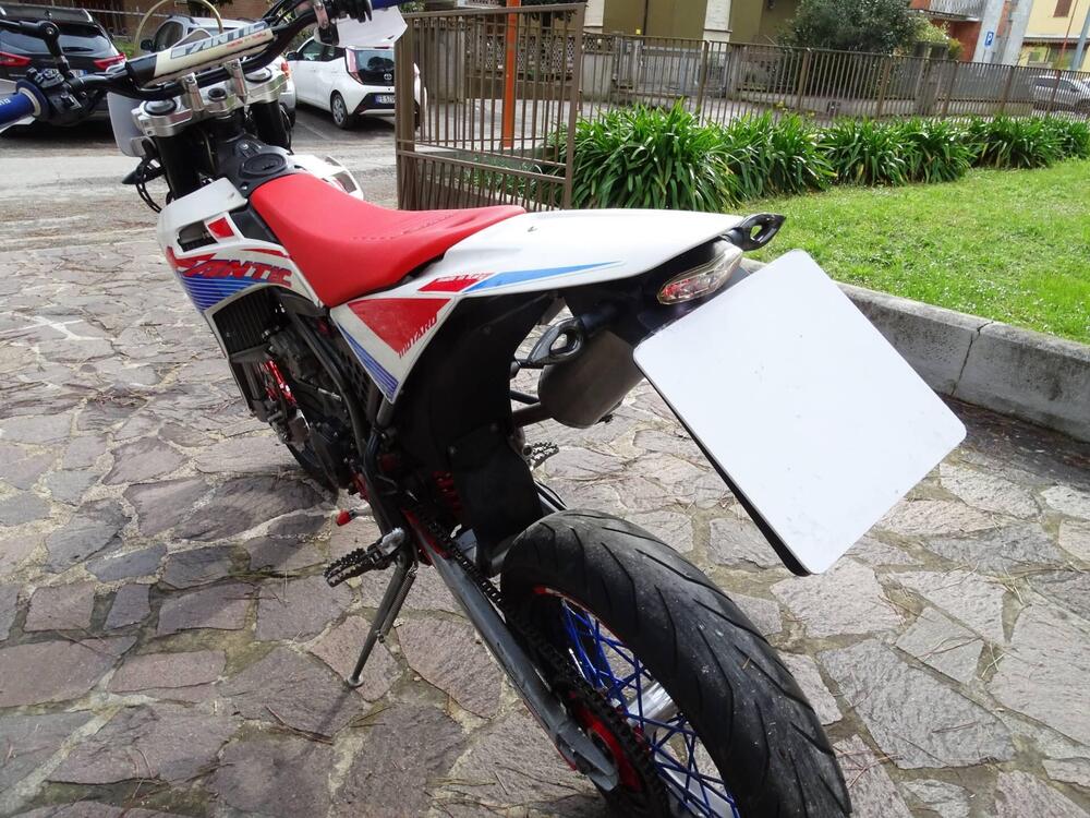 Fantic Motor Motard 125 Performance 4t (2020) (11)