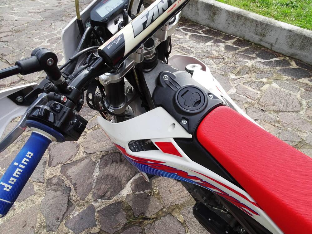 Fantic Motor Motard 125 Performance 4t (2020) (12)