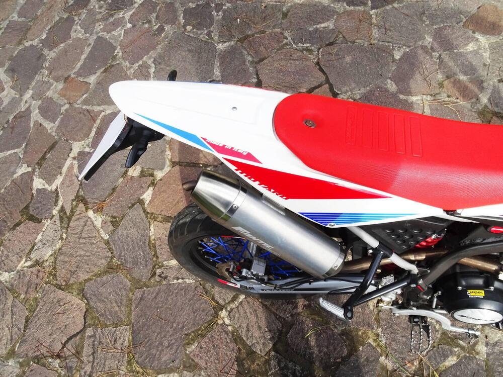 Fantic Motor Motard 125 Performance 4t (2020) (18)