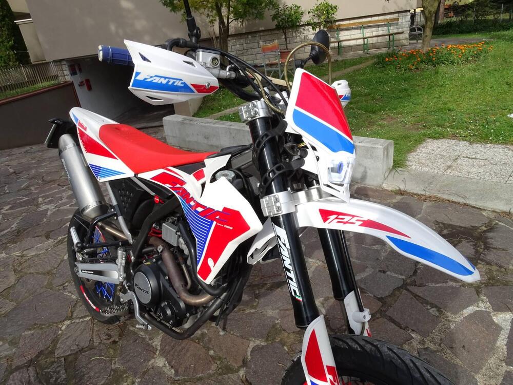 Fantic Motor Motard 125 Performance 4t (2020) (20)