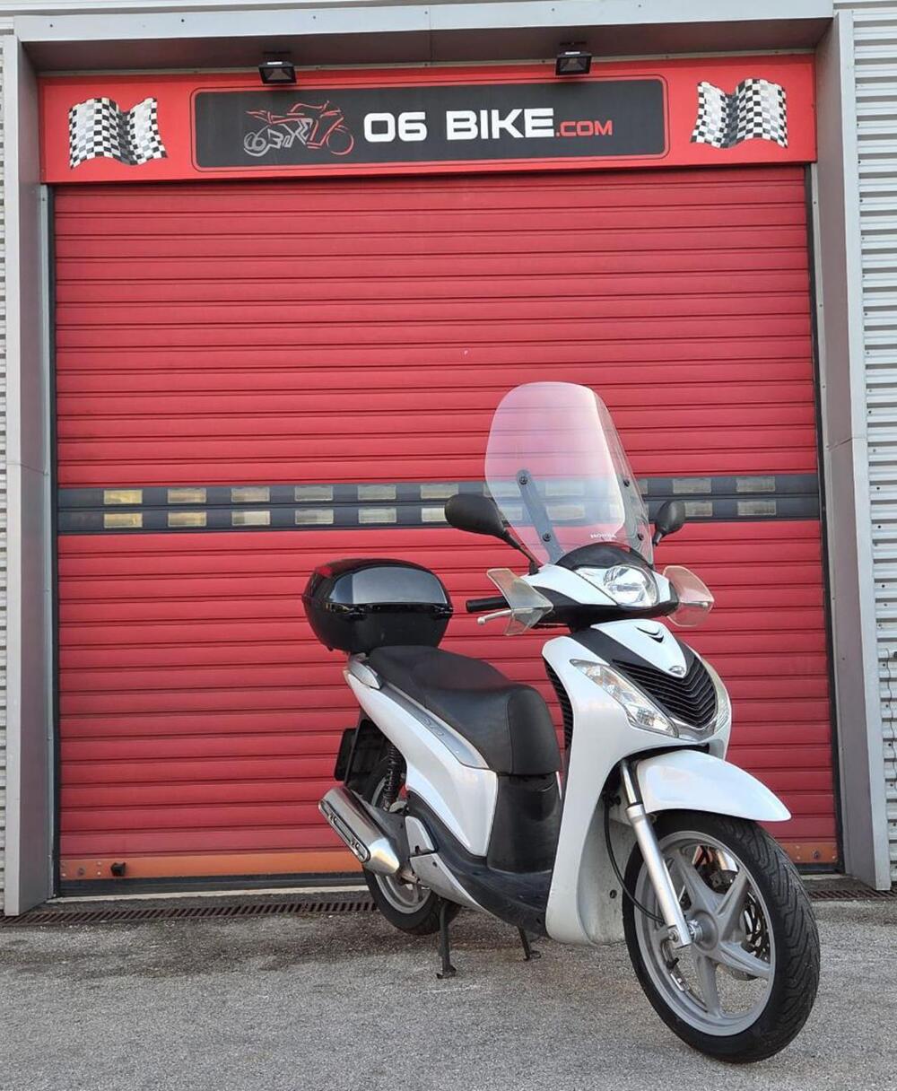 Honda SH 150i (2009 - 12) (4)