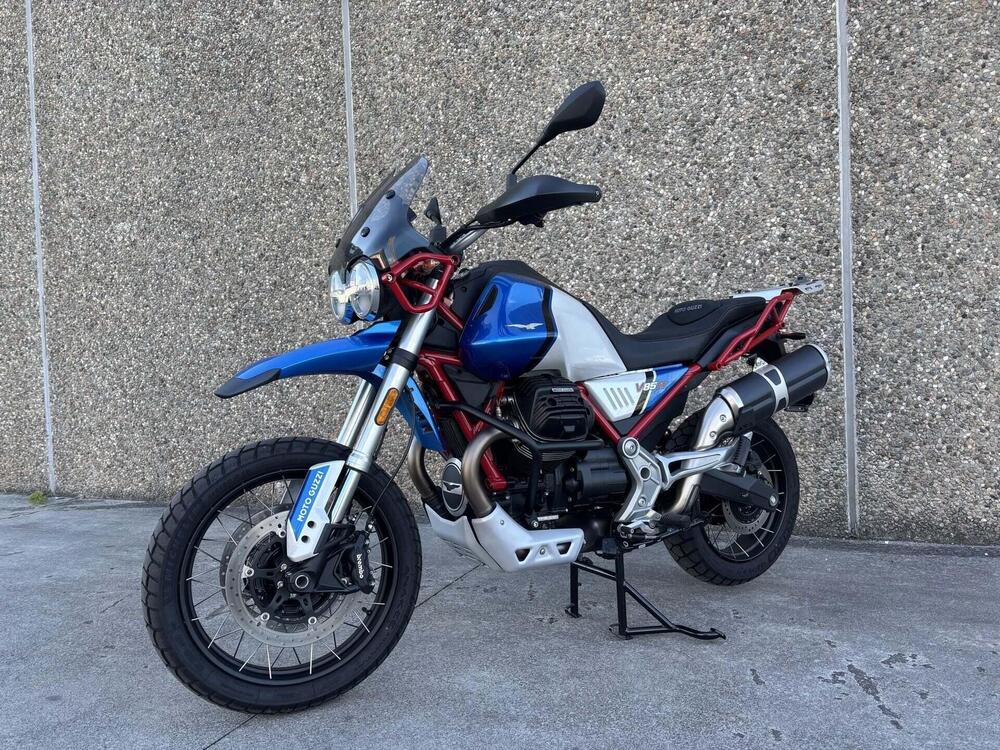 Moto Guzzi V85 TT Evocative Graphics (2021 - 23) (3)