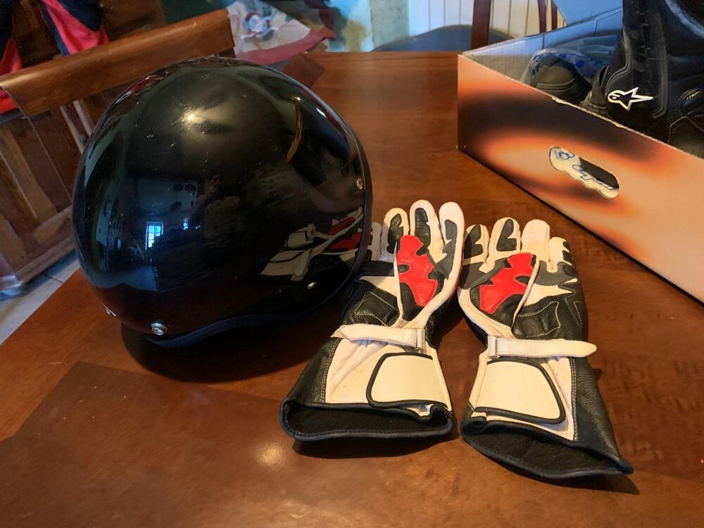 Vendo tuta moto modello Spidi con accessori (8)