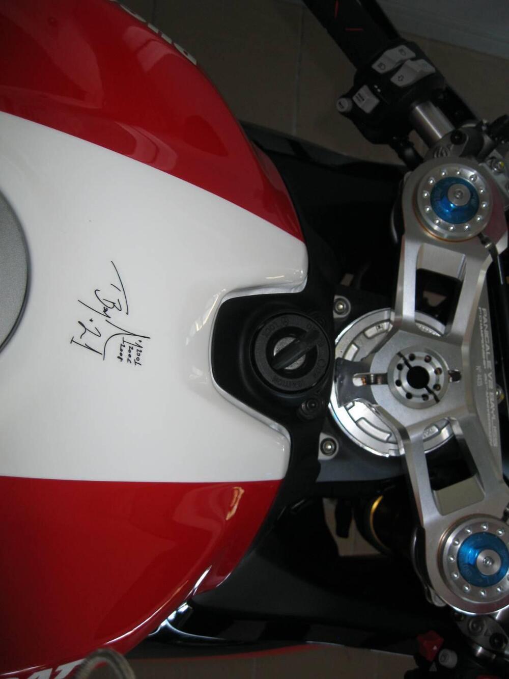 Ducati Panigale V2 Bayliss 1st Championship 20th Anniversary (2021 - 24) (19)
