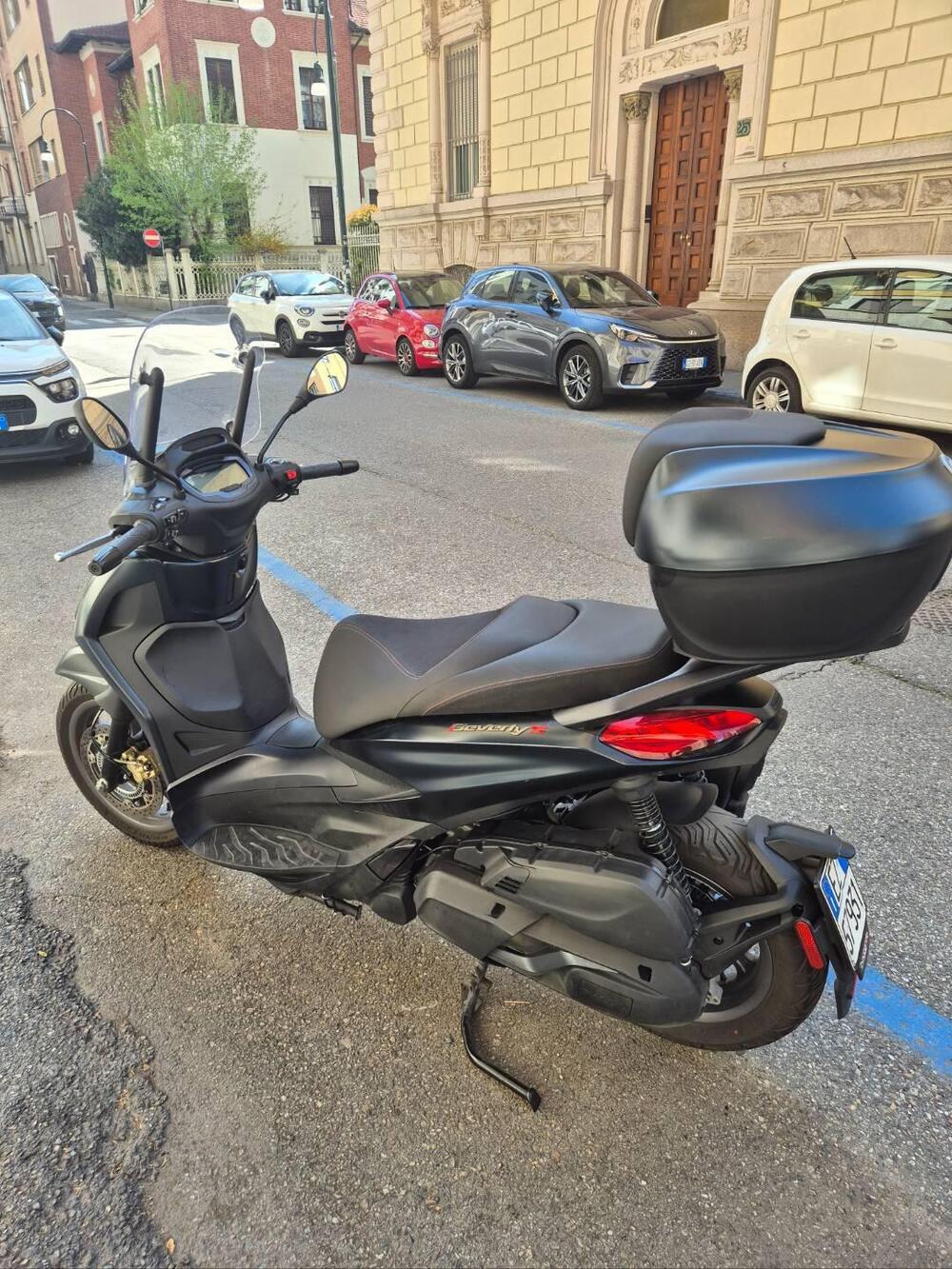 Piaggio Beverly 400 ABS-ASR (2021 - 24) (2)