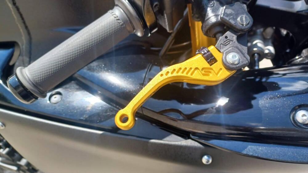 Yamaha YZF R1 (2009 - 11) (4)