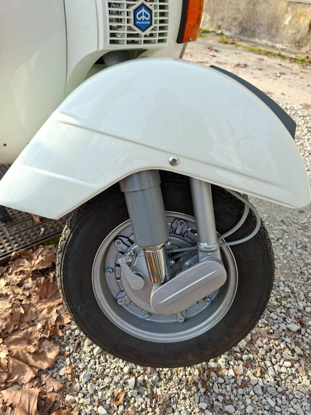 Piaggio Vespa PX125E (5)