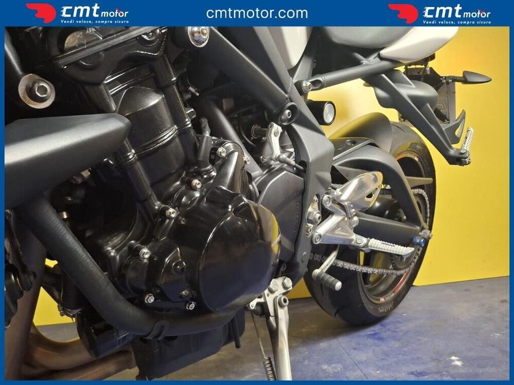 Triumph Street Triple (2007 - 12) (7)