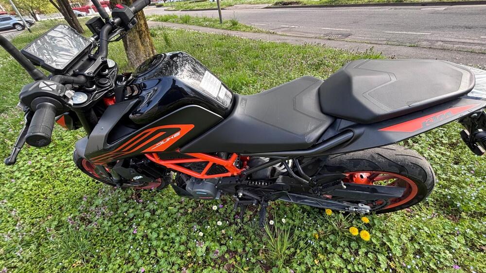 KTM 125 Duke (2021 - 23) (2)