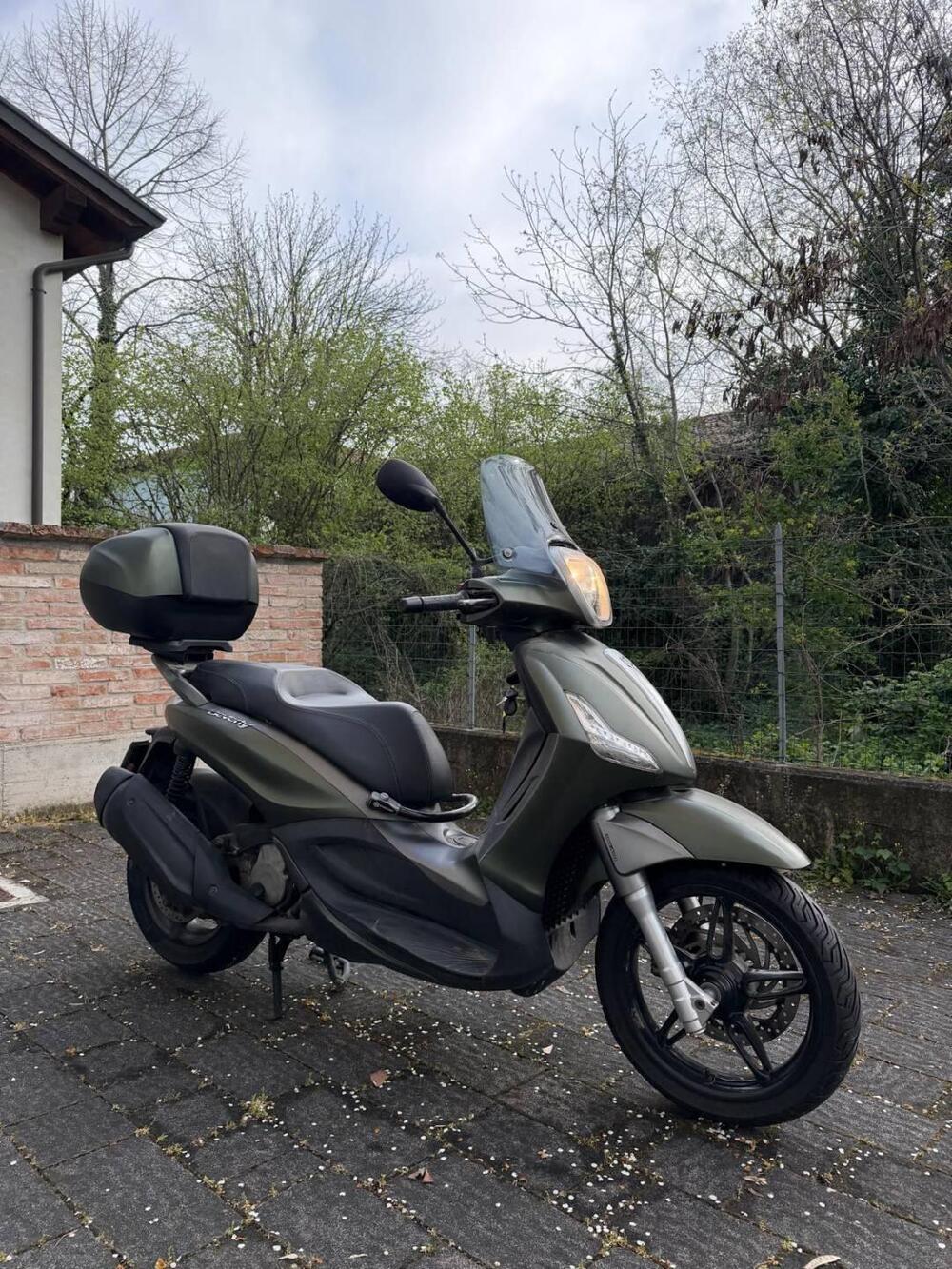 Piaggio Beverly 350 SportTouring ie ABS (2011 - 17) (3)