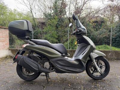 Piaggio Beverly 350 SportTouring ie ABS (2011 - 17) usata