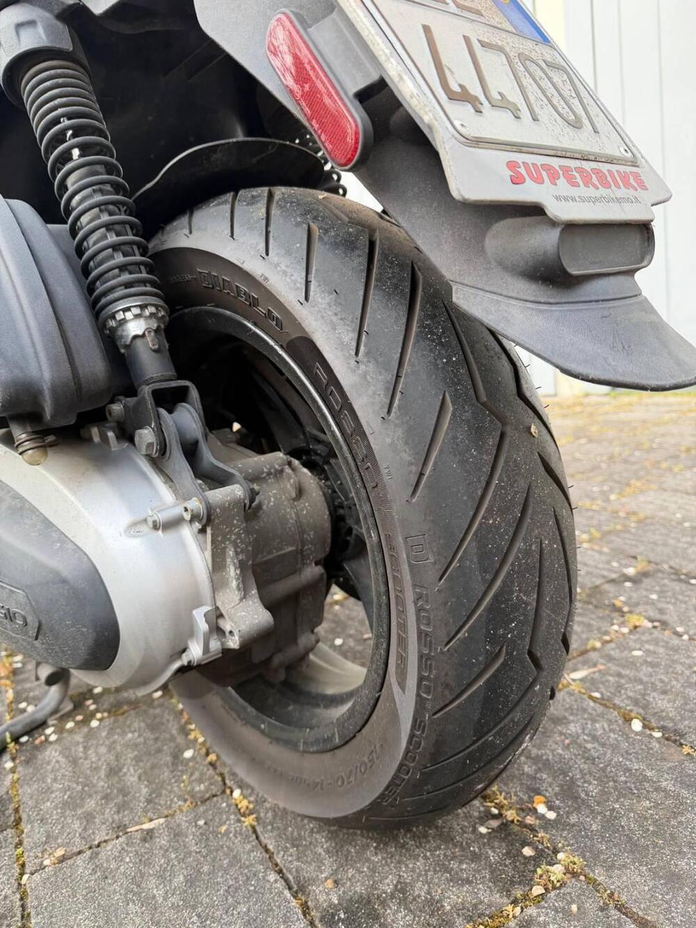 Piaggio Beverly 350 SportTouring ie ABS (2011 - 17) (6)