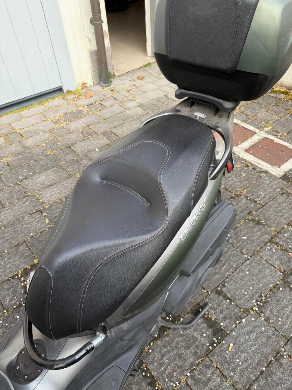 Piaggio Beverly 350 SportTouring ie ABS (2011 - 17) (8)