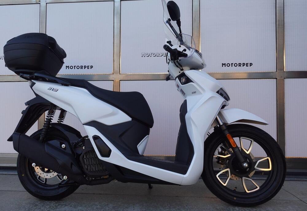 Voge Sfida SR16 200 (2025 - 26) (2)