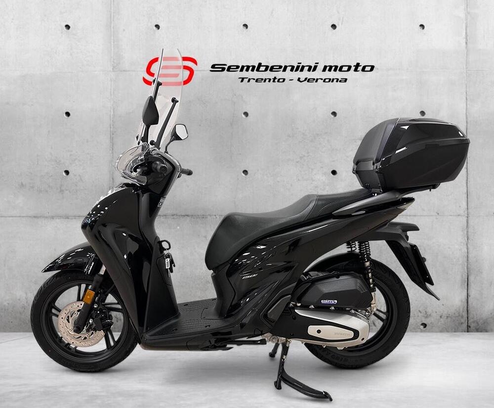 Honda SH 150i (2024 - 25) (2)