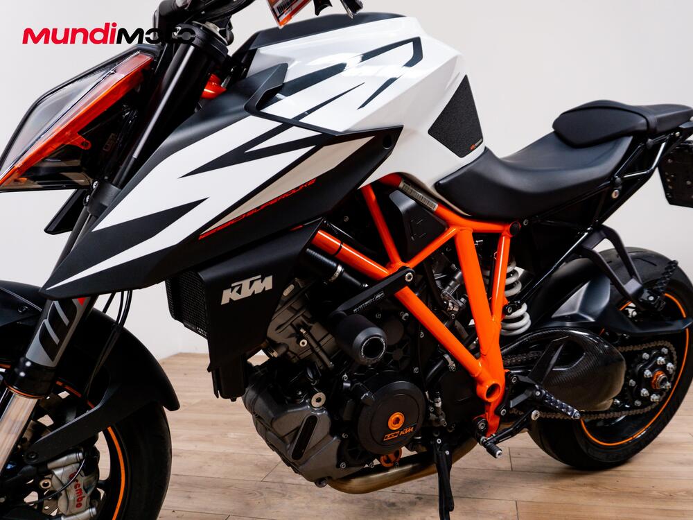KTM 1290 Super Duke R (2020) (9)