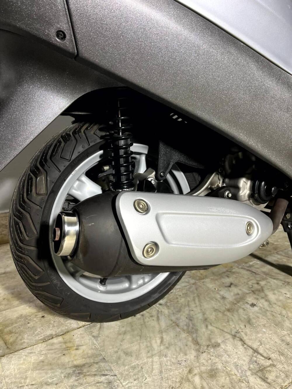 Piaggio X9 250 Evolution (2)