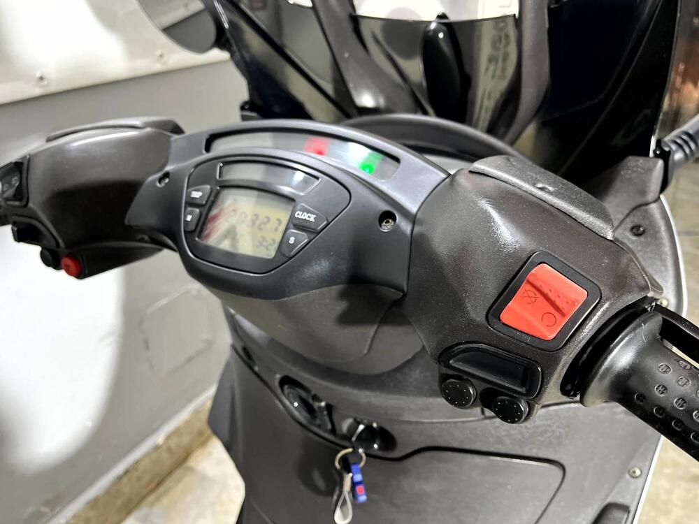 Piaggio X9 250 Evolution (4)