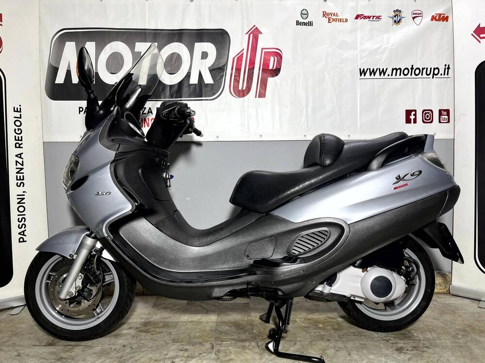 Piaggio X9 250 Evolution (10)