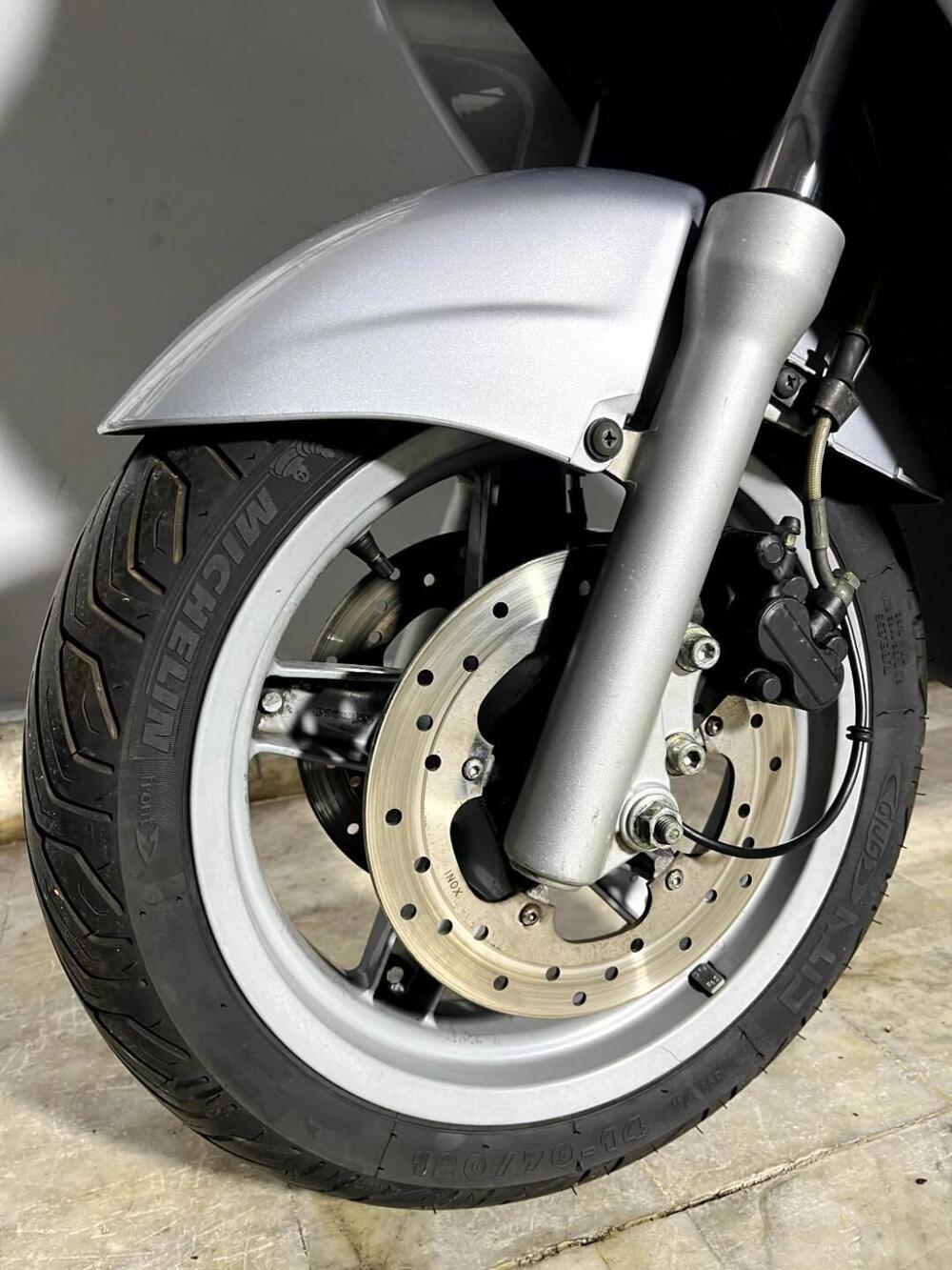 Piaggio X9 250 Evolution (12)