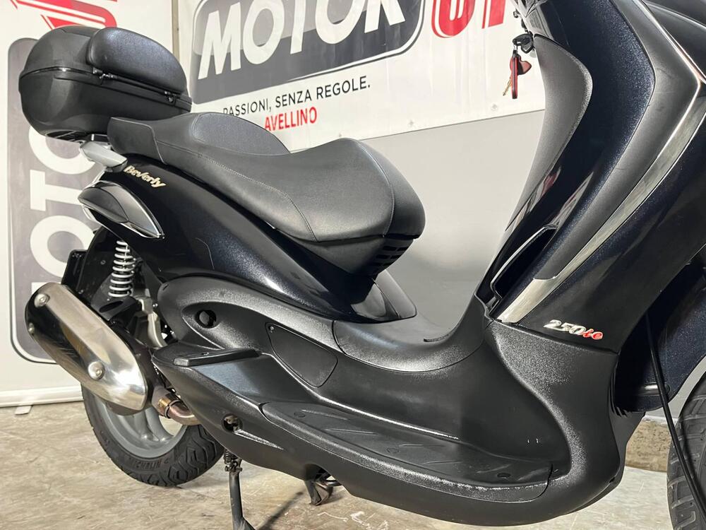 Piaggio Beverly 250 i.e. (2004 - 06) (4)