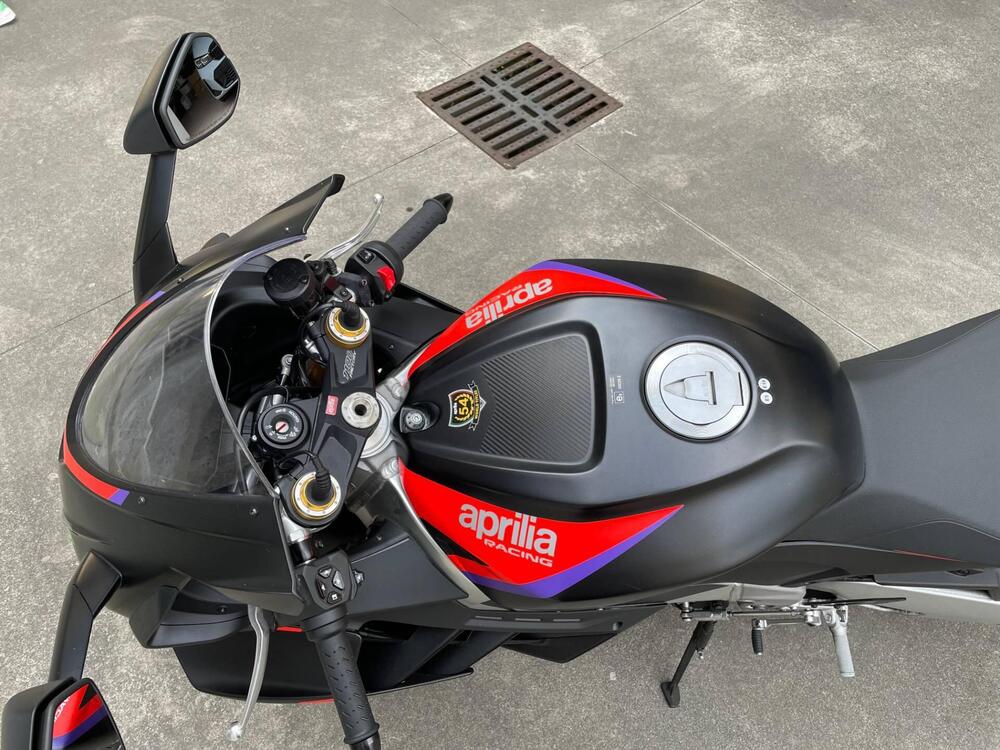 Aprilia RSV4 1100 Factory (2021 - 24) (4)