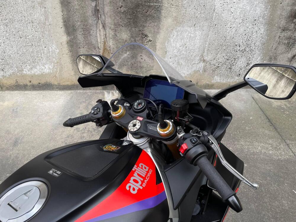 Aprilia RSV4 1100 Factory (2021 - 24) (7)