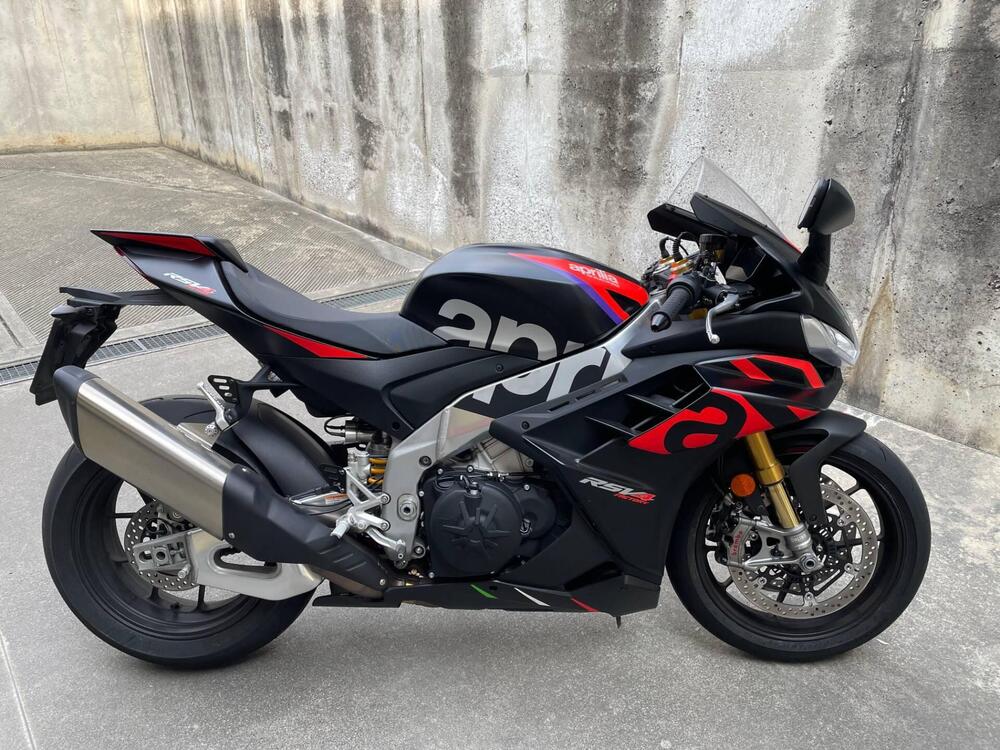 Aprilia RSV4 1100 Factory (2021 - 24) (9)
