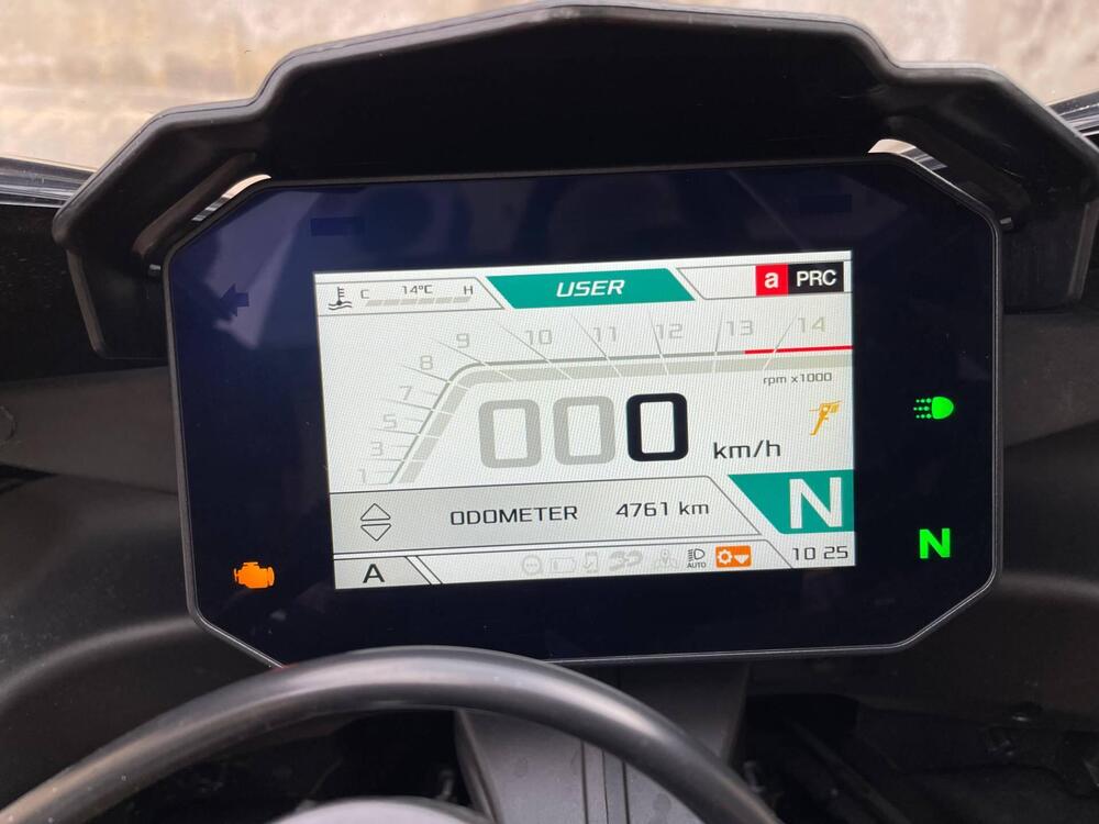 Aprilia RSV4 1100 Factory (2021 - 24) (10)