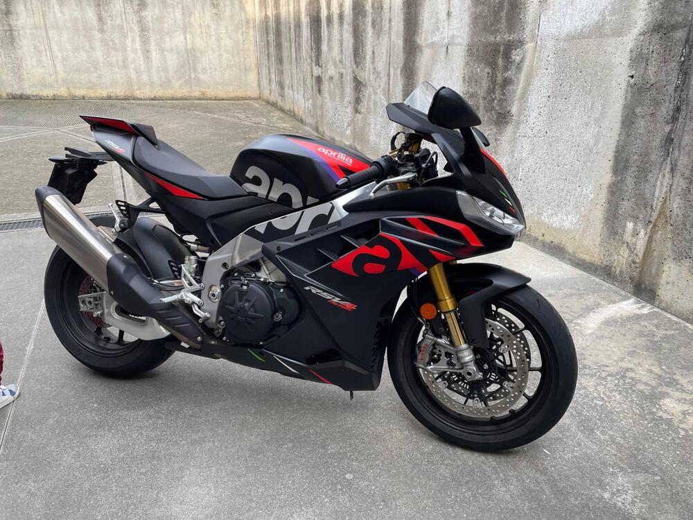 Aprilia RSV4 1100 Factory (2021 - 24) (12)